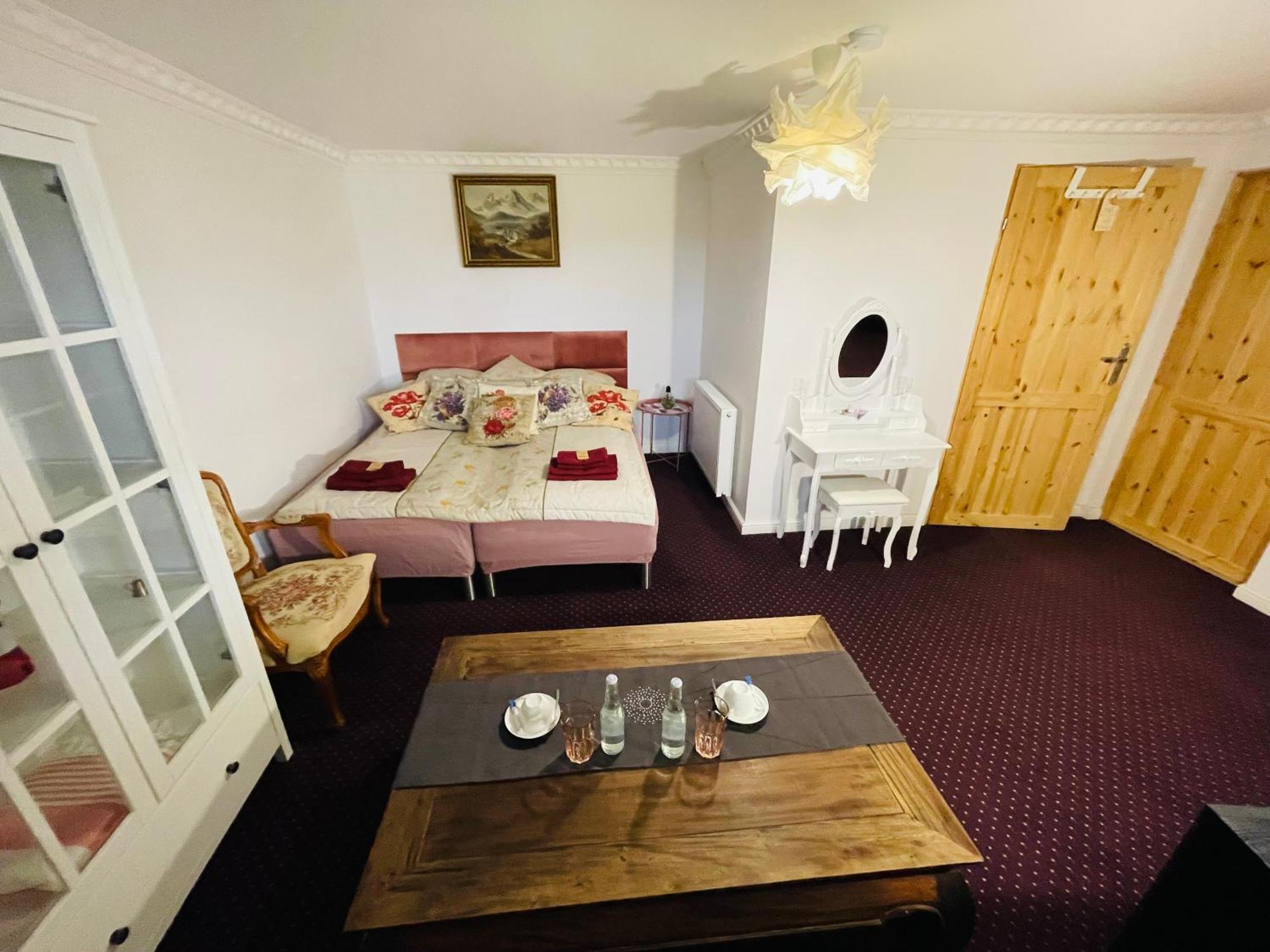 K&B Residence Jarosław エクステリア 写真