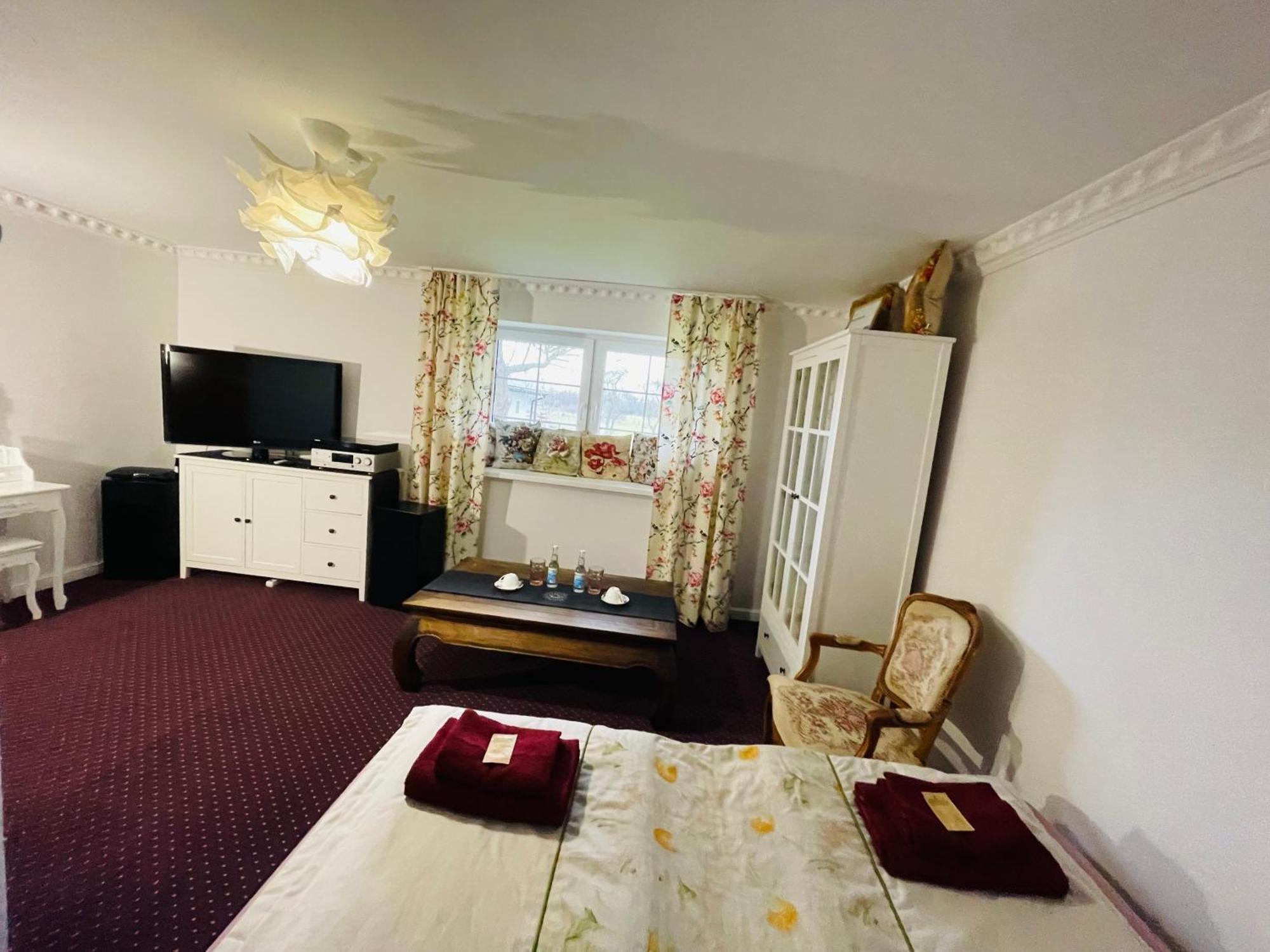 K&B Residence Jarosław エクステリア 写真